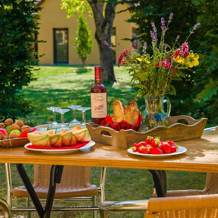 Lagrange Les Bastides De Lascaux Feriepark