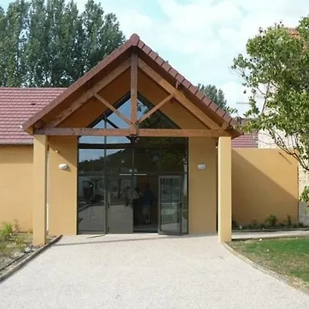 Üdülőpark Lagrange Les Bastides De Lascaux 4*
