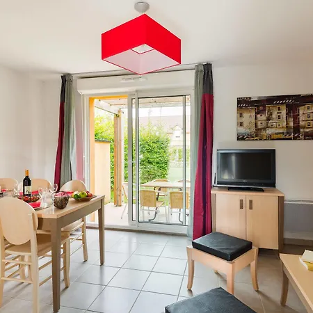 Holiday park Lagrange Les Bastides De Lascaux Montignac-Lascaux