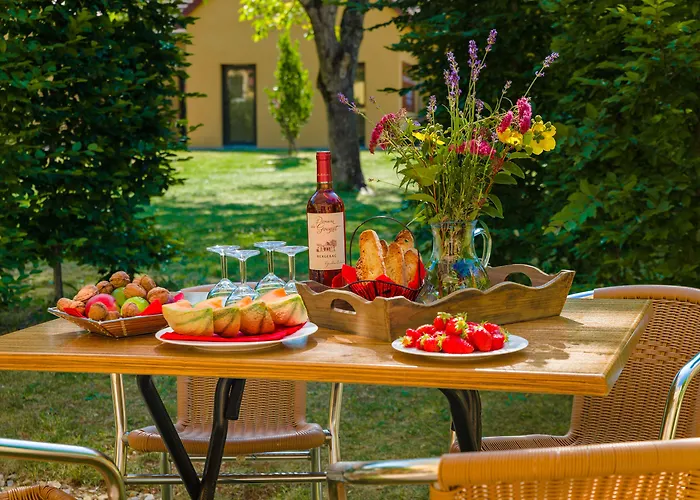 Lagrange Les Bastides De Lascaux Feriepark